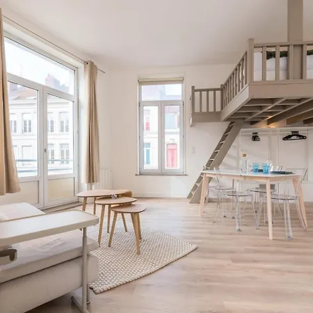 Apartment Spacious And Bright In The Center. *